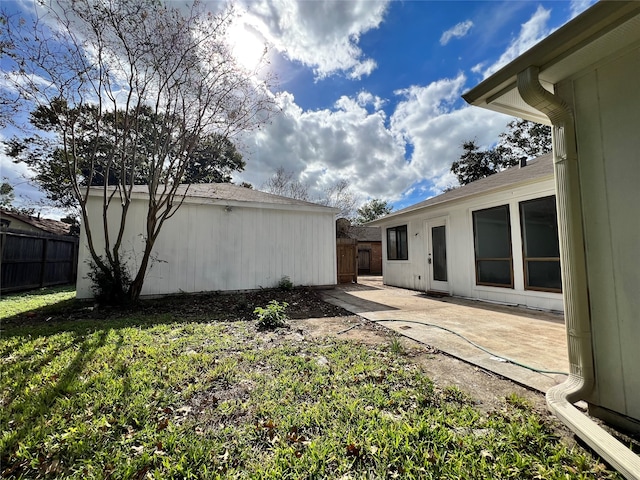 view of yard with a patio area