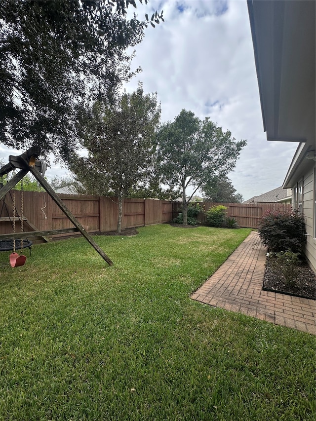 view of yard featuring a patio area