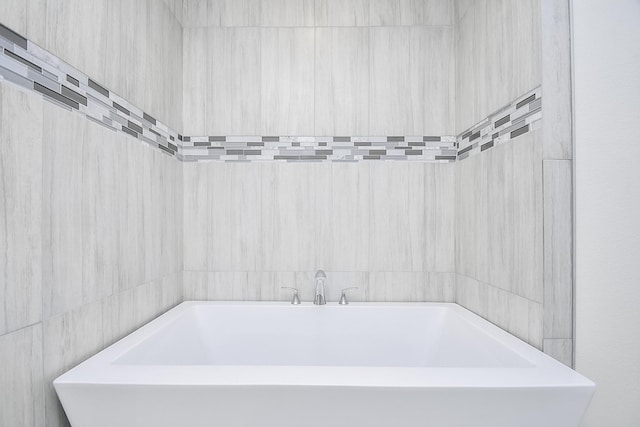 13754 Lynx Dr, Houston, TX 77014 - full bath with a bath