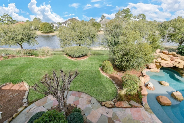 view of yard featuring a water view