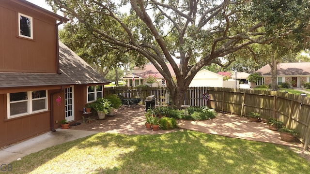 view of yard with a patio