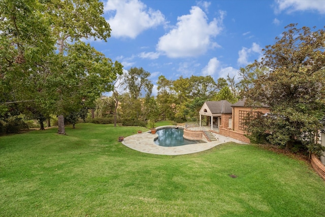 view of yard with a patio