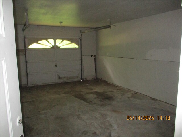 319 River Rd, Goodrich, TX 77335 - view of garage