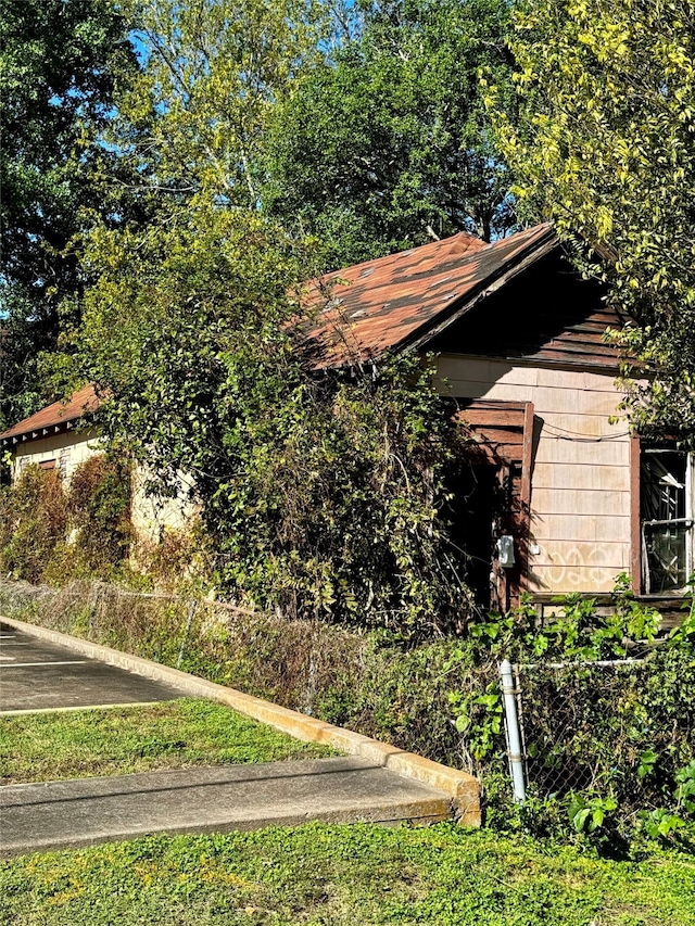 view of side of property