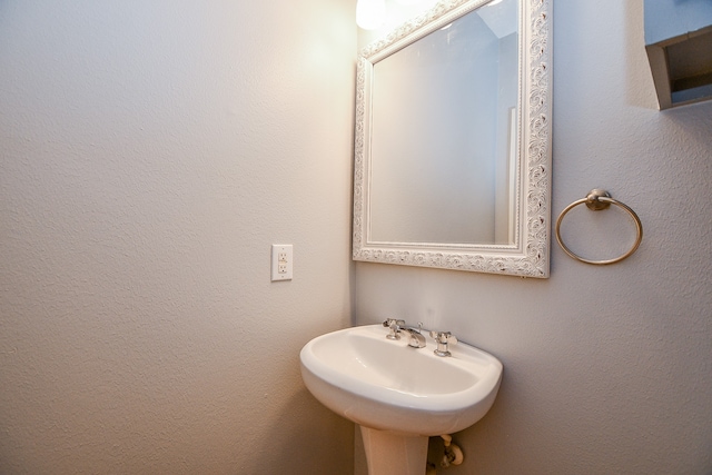 bathroom with sink