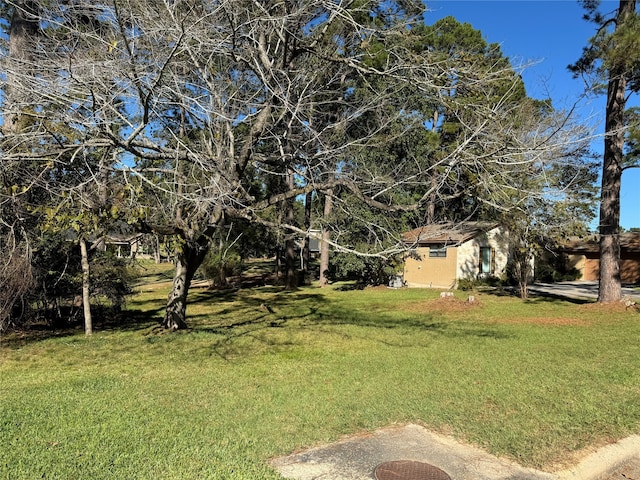 Listing photo 3 for 634 Hillcrest Cir, Huntsville TX 77340