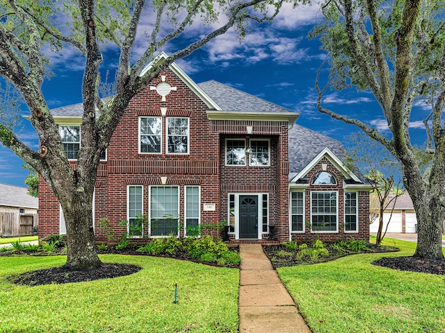 view of front of property with a front yard