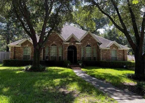 12 Robin Trl, Conroe TX, 77304, 3 bedrooms, 3 baths house for sale