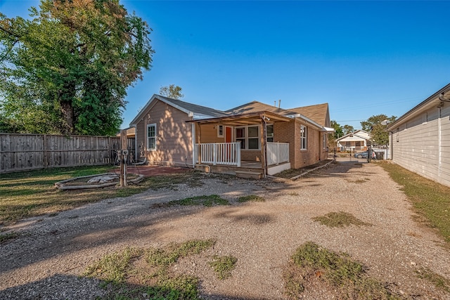 view of front of house featuring a porch