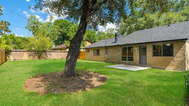 view of yard featuring a patio area