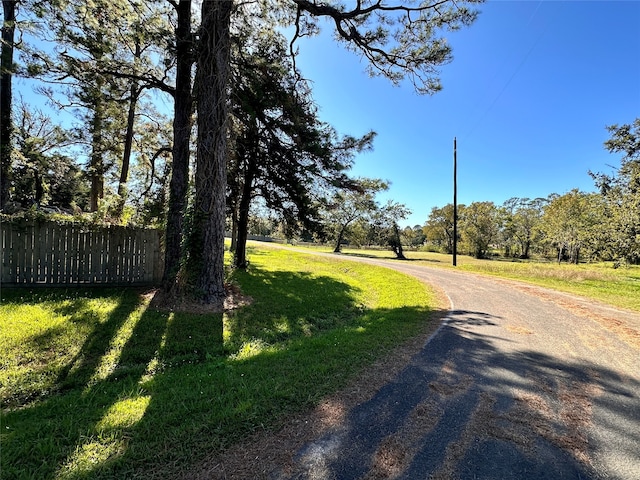 Listing photo 3 for 5 Bayou Bend Dr, Baytown TX 77523