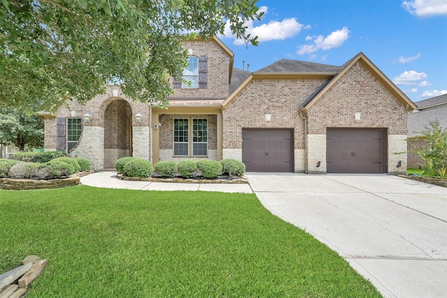 view of front of home with a front yard