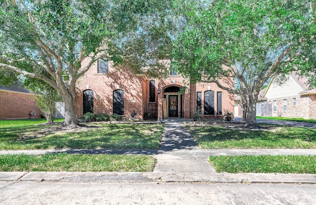 view of front of property with a front yard