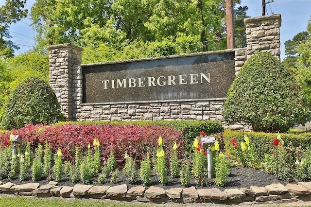 view of community / neighborhood sign