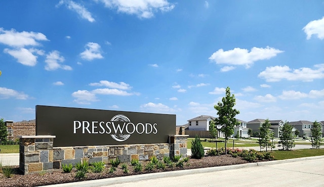 view of community / neighborhood sign