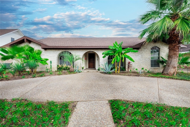 view of front of property