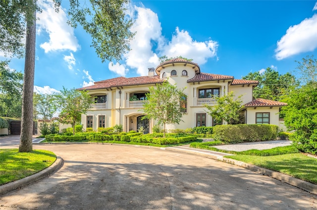 view of mediterranean / spanish-style house