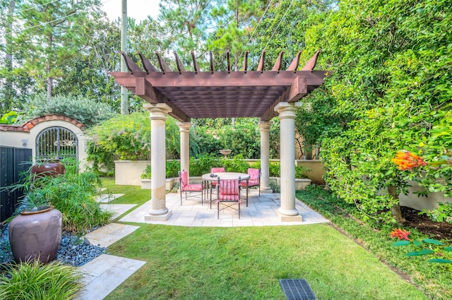 view of yard with a patio area and a pergola