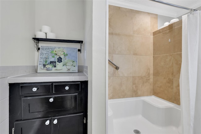 bathroom featuring curtained shower