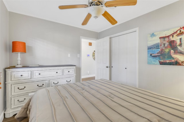 bedroom featuring a closet and ceiling fan