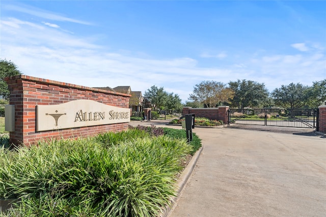 view of community / neighborhood sign