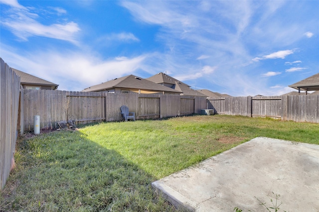 view of yard with a patio