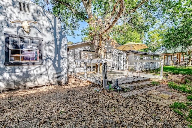 view of yard with a patio area