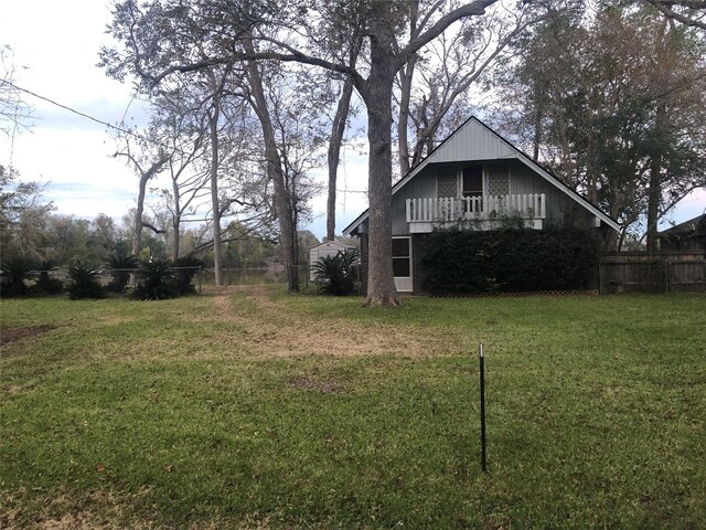 1544 E Taylor Lake Cir, Livingston, TX 77351 - view of yard