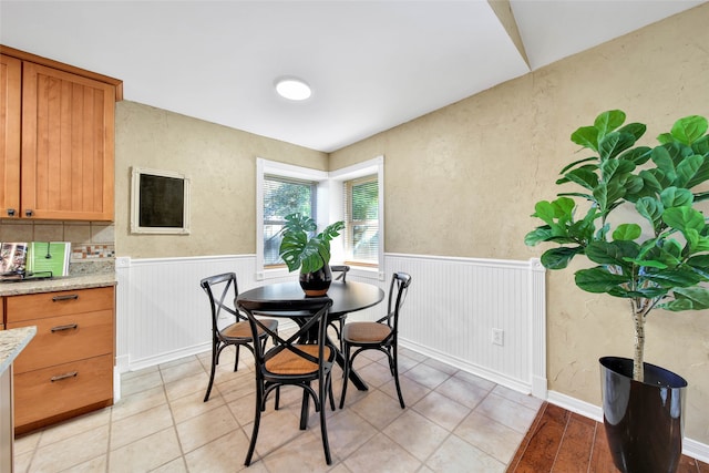 dining room featuring light hardwood / wood-style flooring