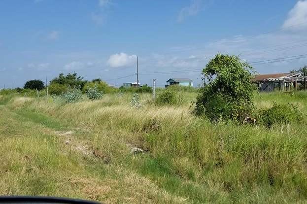 300 W Royal Oak Ln, Rockport, TX 78382 - photo 2