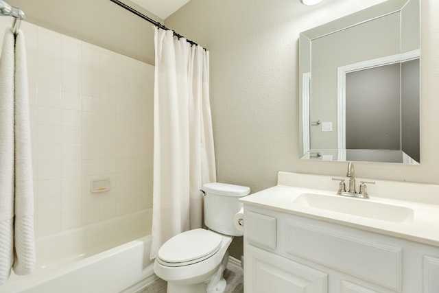 full bathroom with shower / bath combo with shower curtain, vanity, and toilet