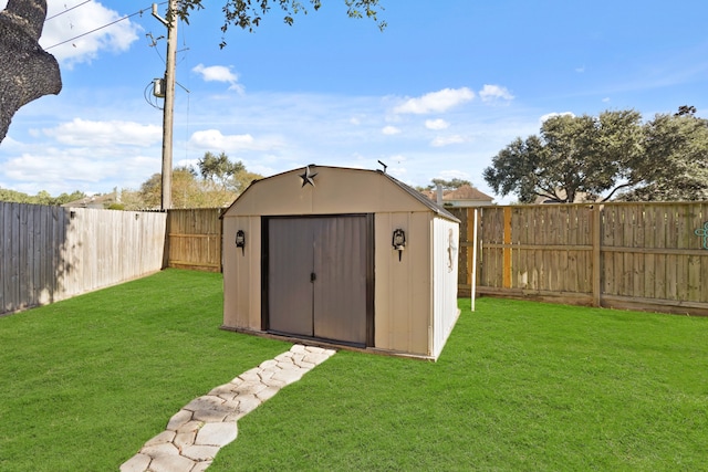 view of outdoor structure with a yard