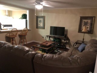 400 Henderson Ave, Palacios, TX 77465 - photo 5