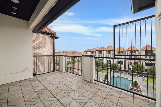 7523 Cuadro Ln, Houston, TX 77055 - balcony with view of pool area
