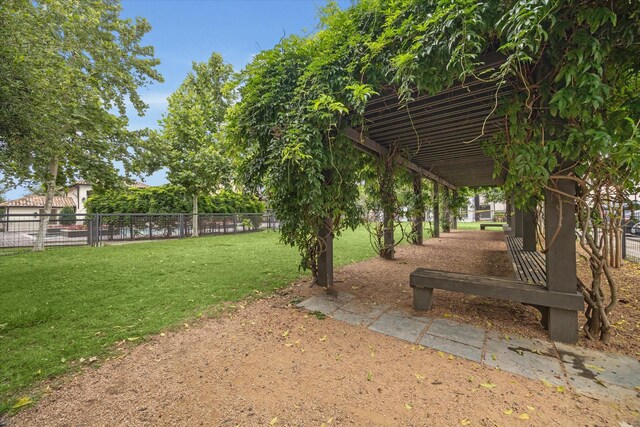 7523 Cuadro Ln, Houston, TX 77055 - view of green lawn