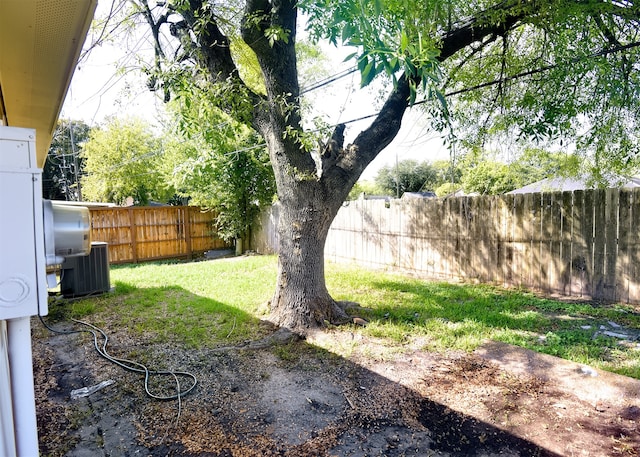 view of yard featuring cooling unit