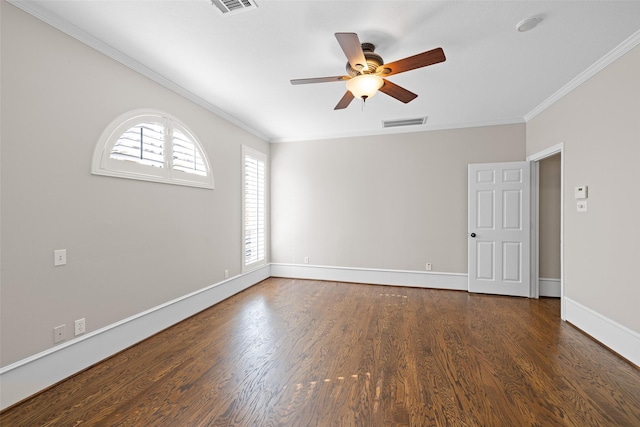 unfurnished room featuring dark wood-type flooring, ceiling fan, and ornamental molding