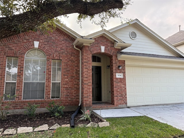 view of front of home featuring a garage