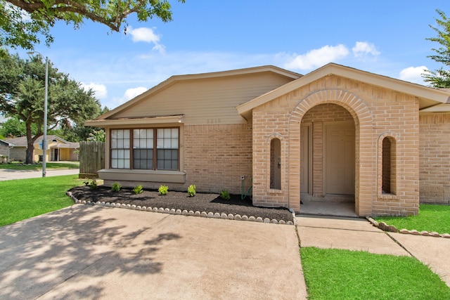 Listing photo 2 for 5216 Beaverbrook Dr, Houston TX 77084