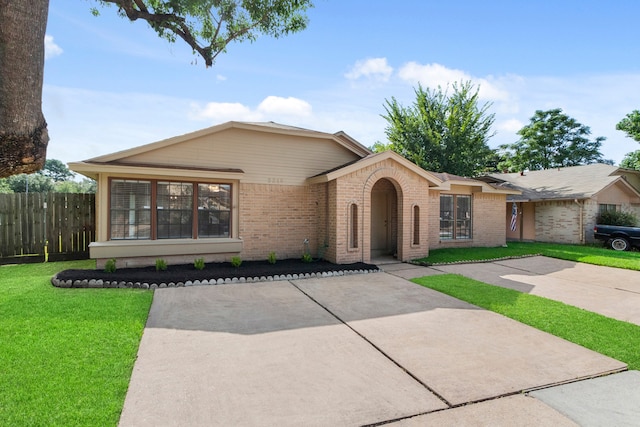 Listing photo 3 for 5216 Beaverbrook Dr, Houston TX 77084