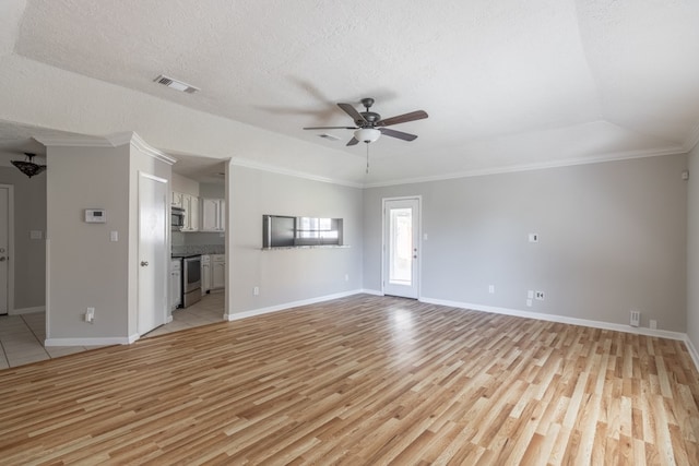 unfurnished living room featuring a textured ceiling, ceiling fan, light hardwood / wood-style floors, and crown molding