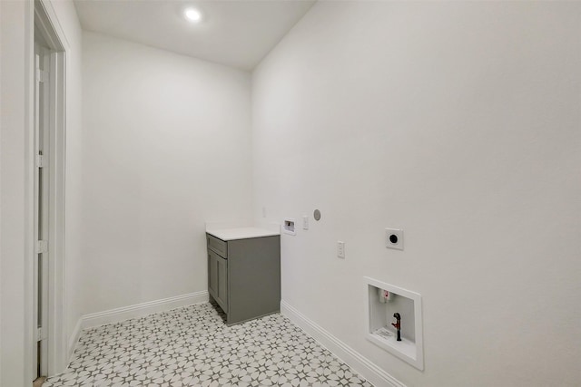 9923 Hunters Run Dr, Missouri City, TX 77459 - laundry area featuring hookup for an electric dryer, light floors, hookup for a washing machine, cabinet space, and recessed lighting