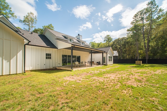 view of yard with a patio