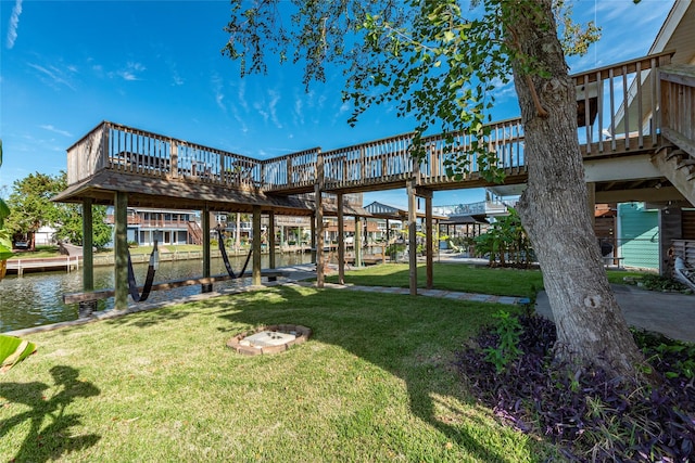 view of yard with a water view