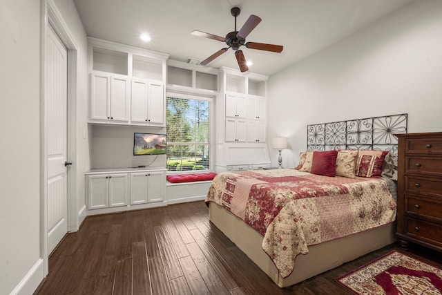 bedroom with a ceiling fan, visible vents, dark wood-type flooring, and recessed lighting