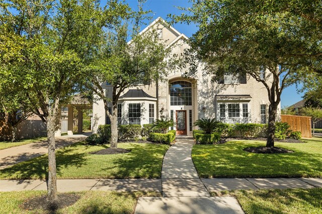 view of front of house with a front yard