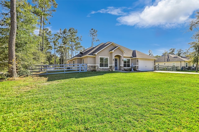 view of front of property with a front yard