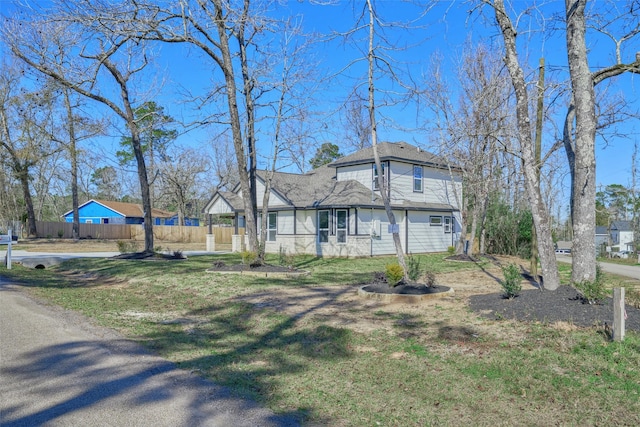 exterior space featuring a front yard