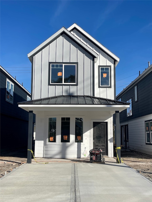 view of front of property with a porch