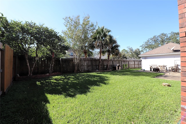 view of yard with a patio